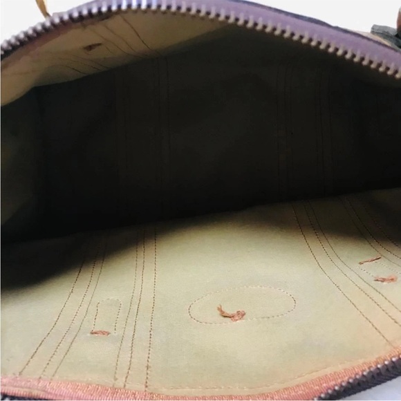 Gucci Beige and Brown Signature Tote - Picture 8 of 11